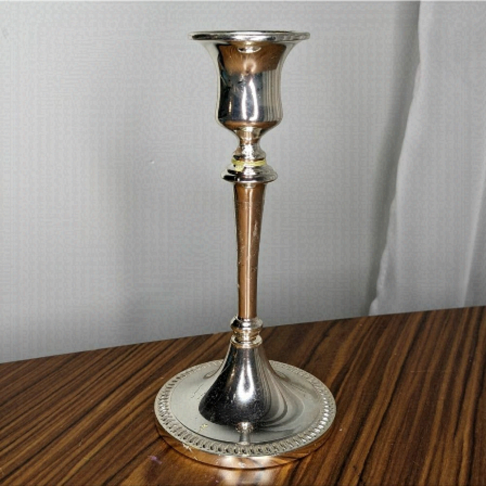 Metal chrome candle holder